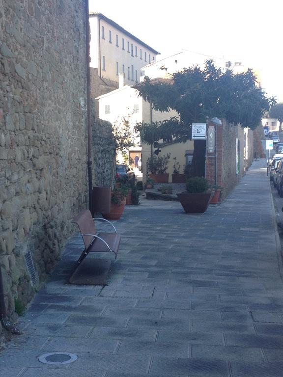 Tre Girasoli Monte San Savino Ruang foto